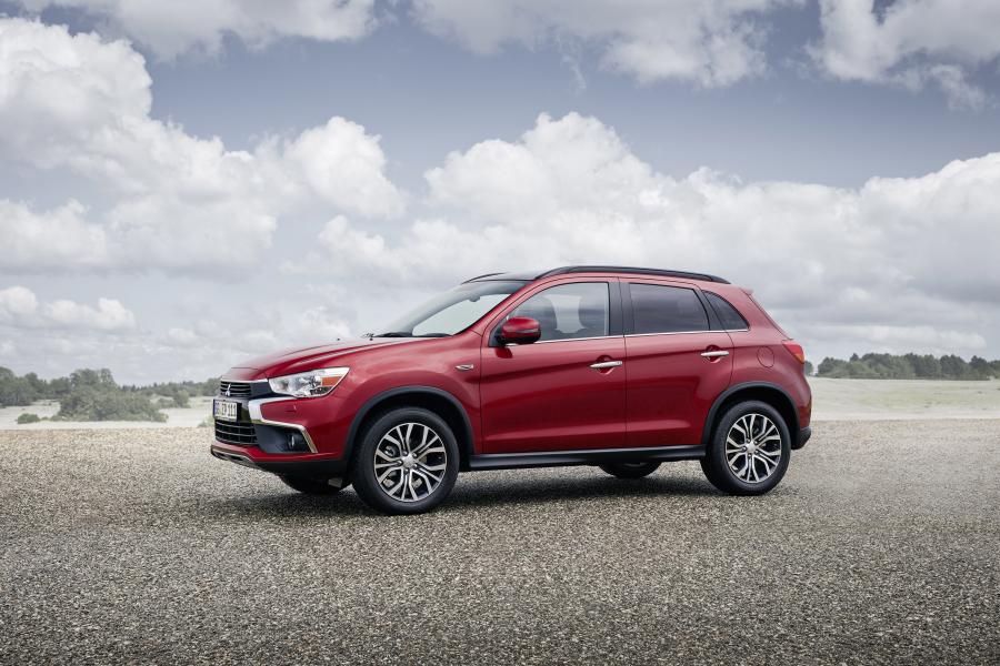  Mitsubishi ASX 2016 года  (фото 2 из 50)